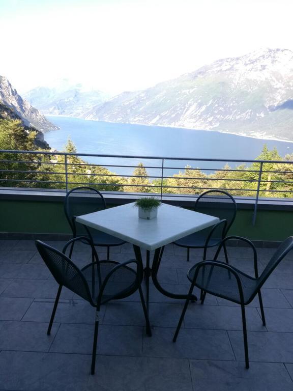 Apartamento Un Balcone Sul Garda Tremosine Exterior foto
